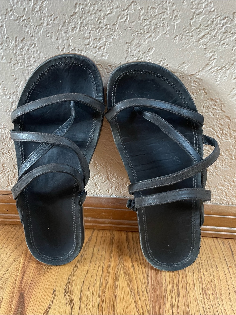 Chaco Black Strappy Slide Sandals size 8